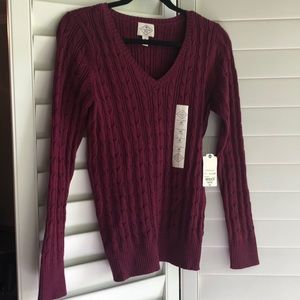 Burgundy V-neck cable sweater Women’s Med
